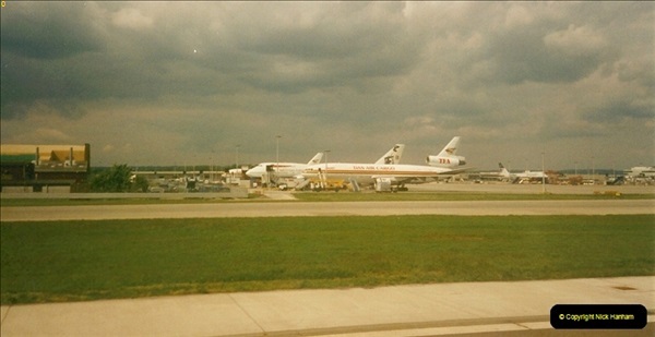 2000-05-20 London Gatwick Airport.  (1)207