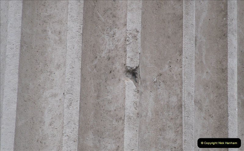 2019-03-31-Dublin-Eire.-284-The-Dublin-General-Post-Office.-Bullet-marks-from-the-uprising-still-in-the-pilars-outside-the-building.-284
