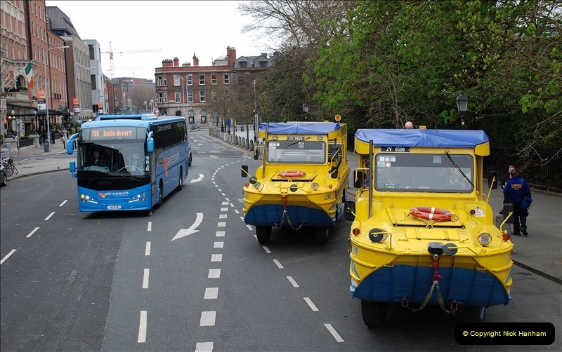 2019-03-31-Dublin-Eire.-73-Duck-bus-rides-still-operating-in-Dublin.-073