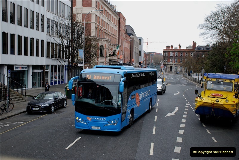 2019-03-31-Dublin-Eire.-74-Duck-bus-rides-still-operating-in-Dublin.-074