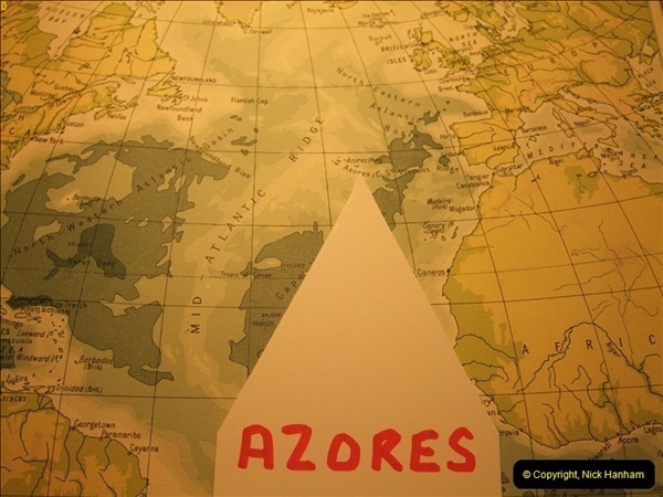 2012-09-21 Azores. London Gatwick Airport.  (1)0001