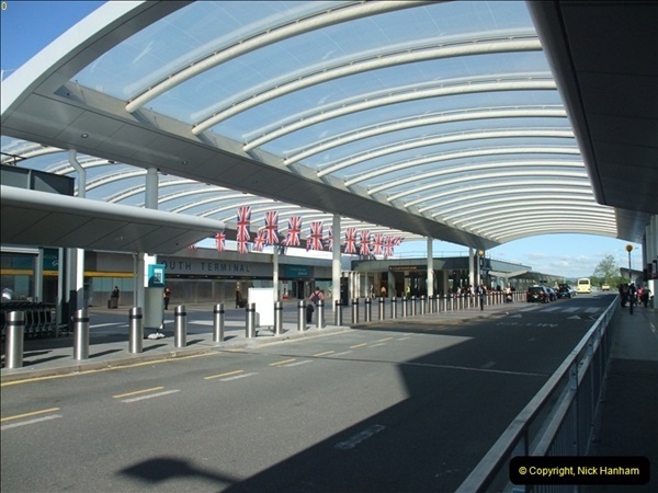 2012-09-21 Azores. London Gatwick Airport.  (4)0004