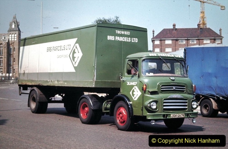 BRS-lorries-of-the-1950s-and-1960s.-105-105