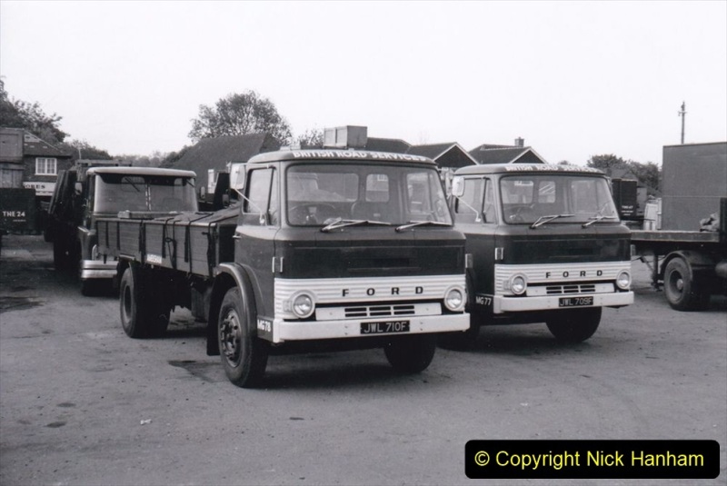 BRS-lorries-of-the-1950s-and-1960s.-129-129