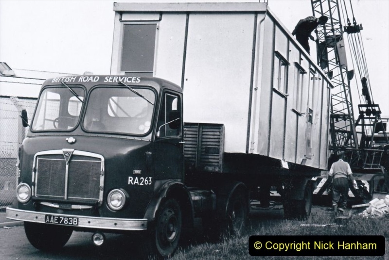 BRS-lorries-of-the-1950s-and-1960s.-18-018