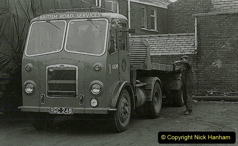 BRS-lorries-of-the-1950s-and-1960s.-42-042