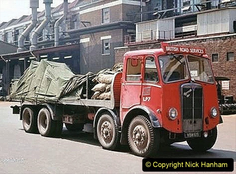 BRS-lorries-of-the-1950s-and-1960s.-5-005