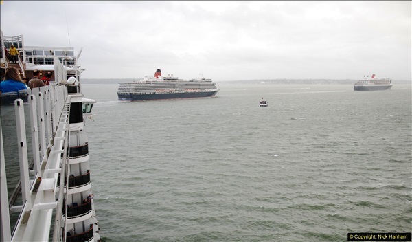 2015-05-03-Three-Queens-leave-Southampton.-151151