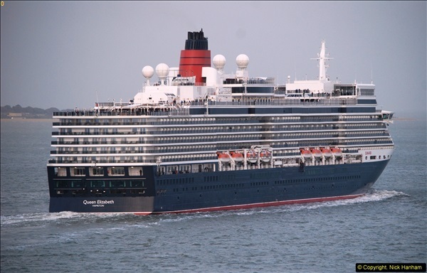 2015-05-03-Three-Queens-leave-Southampton.-184184