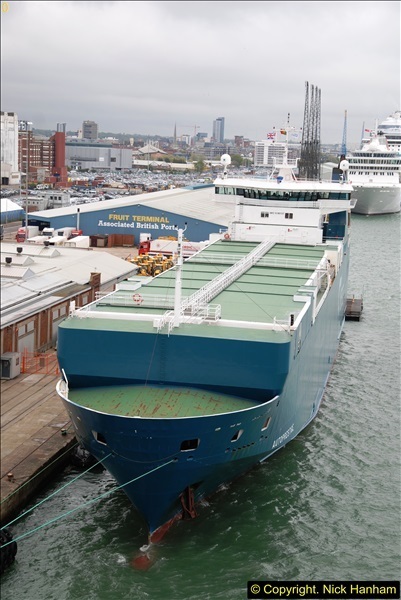 2015-05-03-Three-Queens-leave-Southampton.-42042
