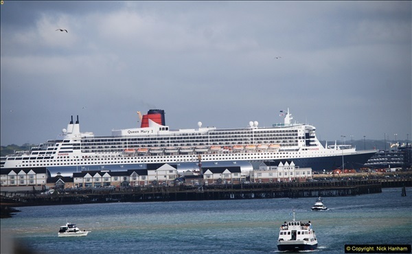 2015-05-03-Three-Queens-leave-Southampton.-71071