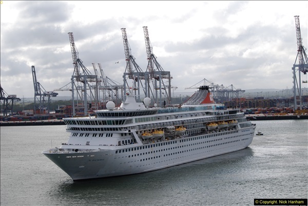 2015-05-03-Three-Queens-leave-Southampton.-77077