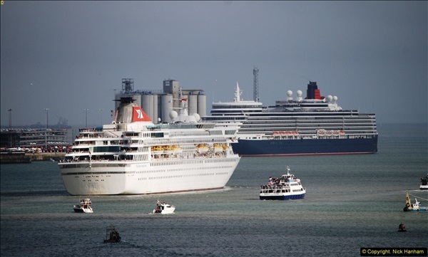 2015-05-03-Three-Queens-leave-Southampton.-82082