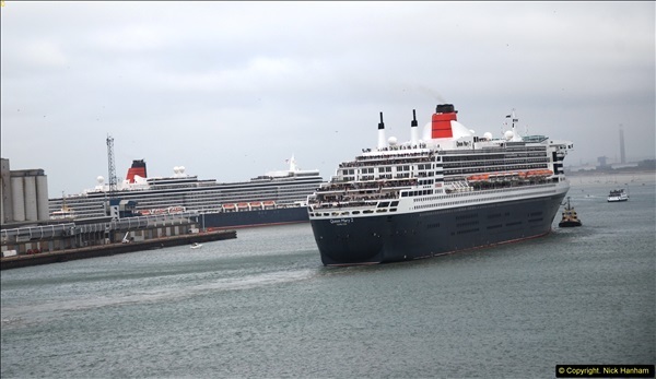 2015-05-03-Three-Queens-leave-Southampton.-98098