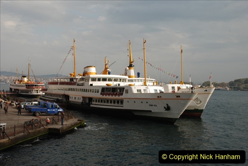 2010-10-26-IstanbulTurkey.-Transport-82102