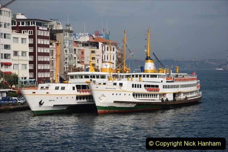 2010-10-26-IstanbulTurkey.-Transport-84104
