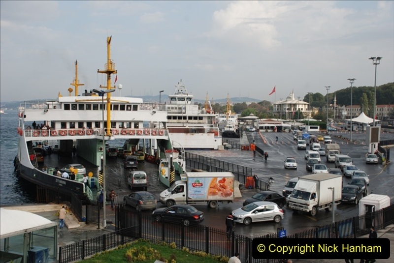 2010-10-26-IstanbulTurkey.-Transport-88108