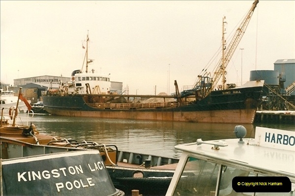 1986-02-09 Poole Quay, Dorset.  (3)126