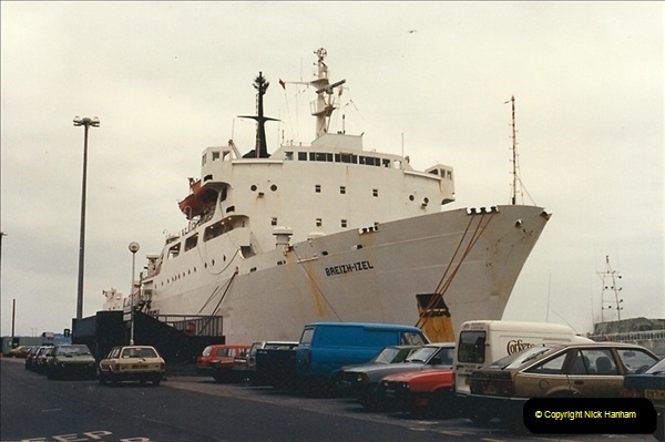 1989-01-02 Poole Quay, Dorset.  (1)156