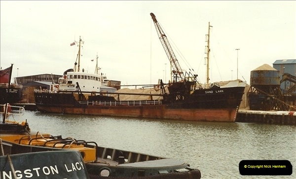 1990-03-04 Poole Quay, Dorset.  (1)183