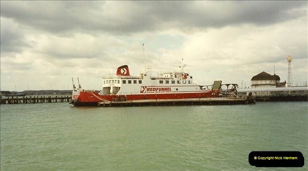 1990-03-25 Southampton, Hampshire.  (1)185