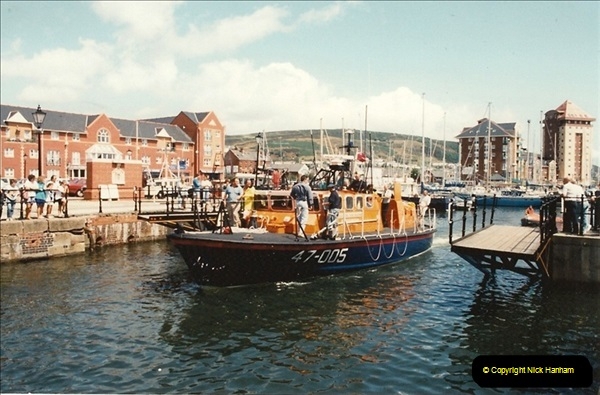 1992-07-19 Swansea, Glamorgan.  (5)209