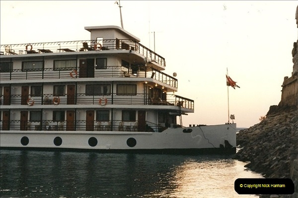 1995-07-17 to 24-07. Aswan, Lake Nasser, Abu Simbel, Aswan (8)301