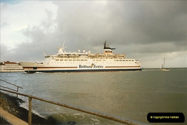 1996-01-04 The Haven, Poole, Dorset.  (1)331