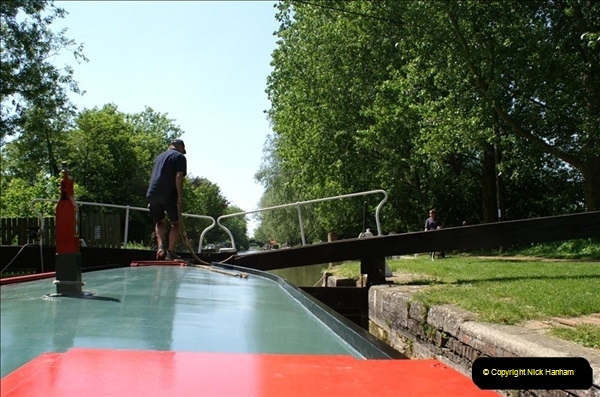 2006-06-09-The-Kennet-Avon-Canal-horse-barge-Kintbury-West-Berkshire.-6237