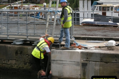 2008-08-19 Teddington Lock Plus New Gates Being Installed.  (3)566