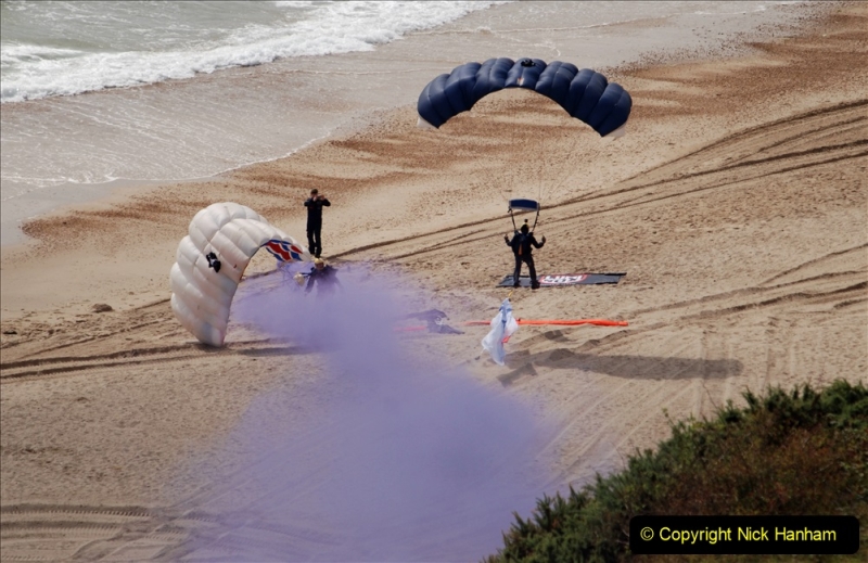 2019-08-30 Bournemouth Air Festival 2019. (27) Tigers Freefall Parachute Display Team. 027