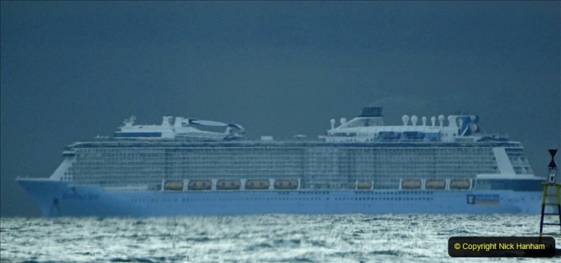 2020-11-27 Poole Bay. (2) Anthem of the Seas at early AM. 192