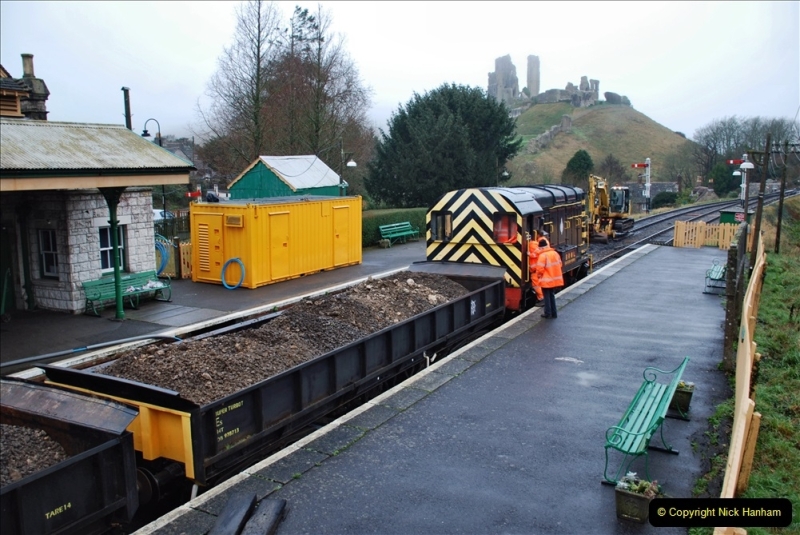 2022-01-11 Corfe Castle station track renewal. DAY 2 Spoil dump and track work. (4) 004