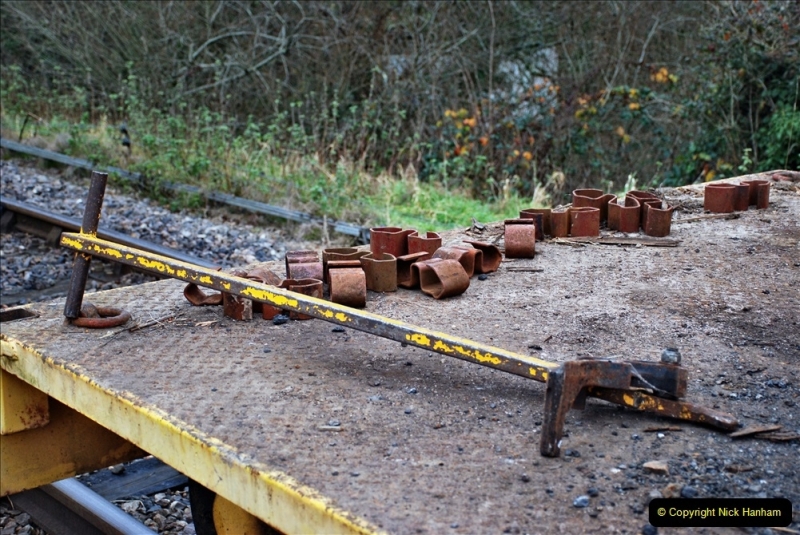 2021-12-20 Track Gang rail key replacement at Corfe Castle. (27) 027
