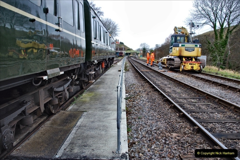 2021-12-20 Track Gang rail key replacement at Corfe Castle. (35) 035