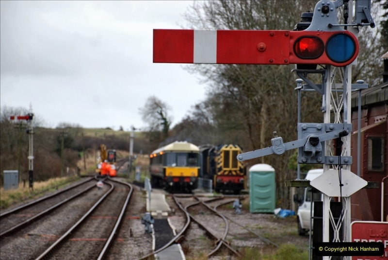 2021-12-20 Track Gang rail key replacement at Corfe Castle. (59) 059