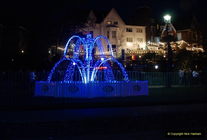 2021-12-20 Bournemouth Christmas Cracker and Lights. (120) 120