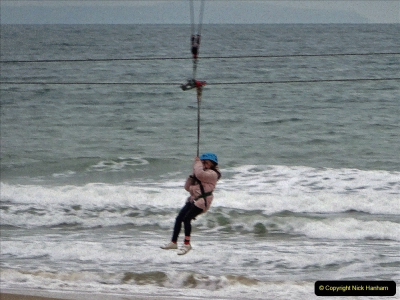 2021-12-20 Bournemouth Christmas Cracker and Lights. (28) Pier zip wire. 028