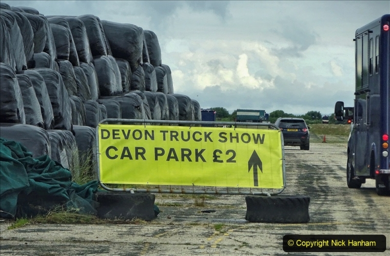 2021-06-26 The Devon Truck Show. (5) Entrance to the show via a farm yard. 005