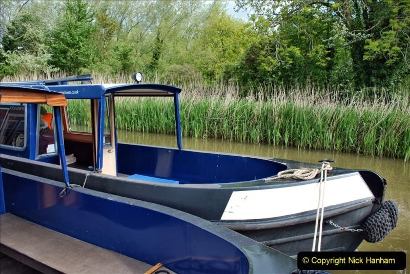2021-05-19 Wiltshire Holiday Day 3. (115) Kennet & Avon Canal on a Sally Day Boat with friends. 115