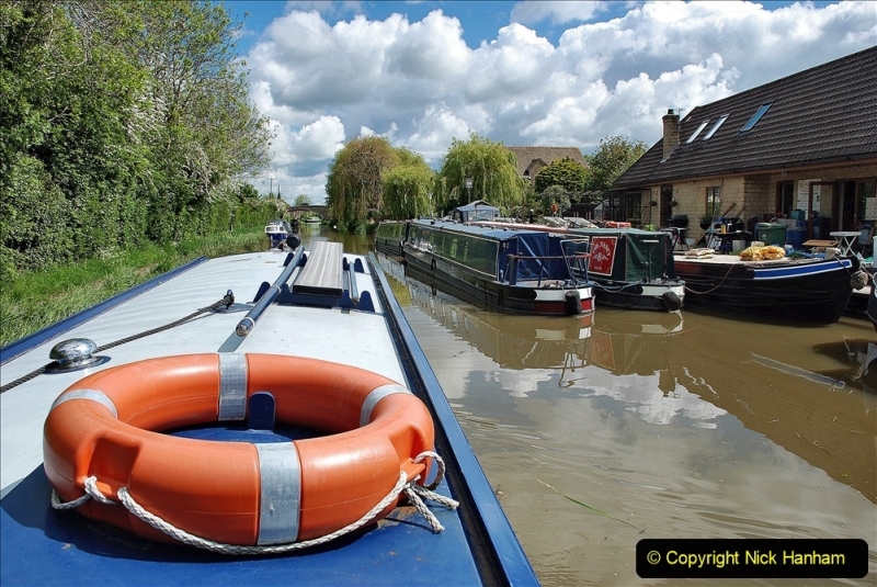 2021-05-19 Wiltshire Holiday Day 3. (44) Kennet & Avon Canal on a Sally Day Boat with friends. 044