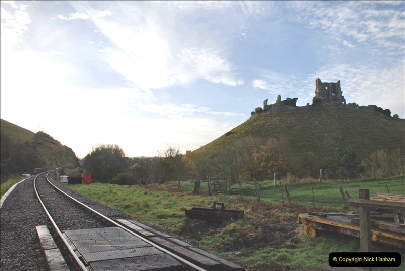 2021-11-17 The Track Gang Gate Crashing at Corfe Castle. (17) 017