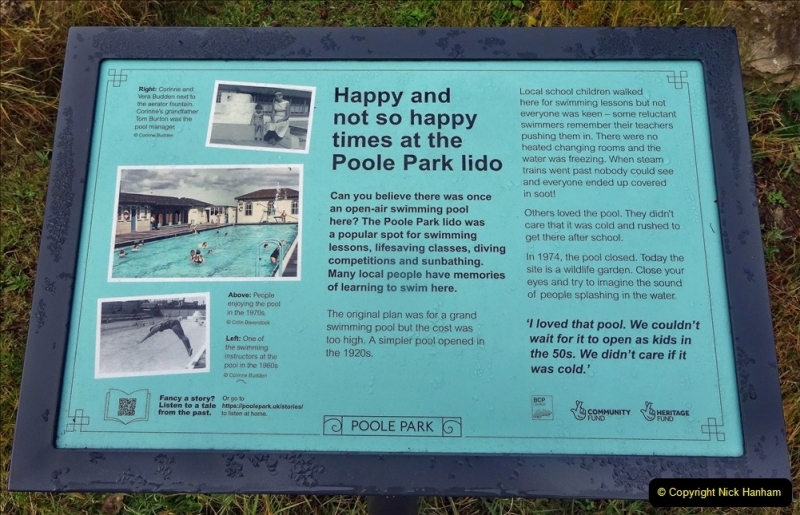 2021-10-17 Autumn walk around Poole Park and area. (80) 080