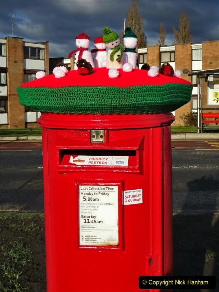 2021-12-05 Poole, Dorset Christmas Boxes. (6) 017