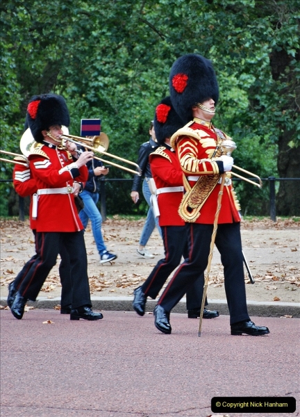 2021-09-20 Central London Break. (201) Changing the Guard at Buckingham Palace.  201