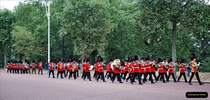 2021-09-20 Central London Break. (202) Changing the Guard at Buckingham Palace.  202