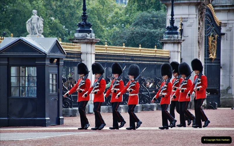 2021-09-20 Central London Break. (232) Changing the Guard at Buckingham Palace.  232