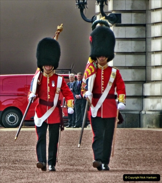2021-09-20 Central London Break. (236) Changing the Guard at Buckingham Palace.  236