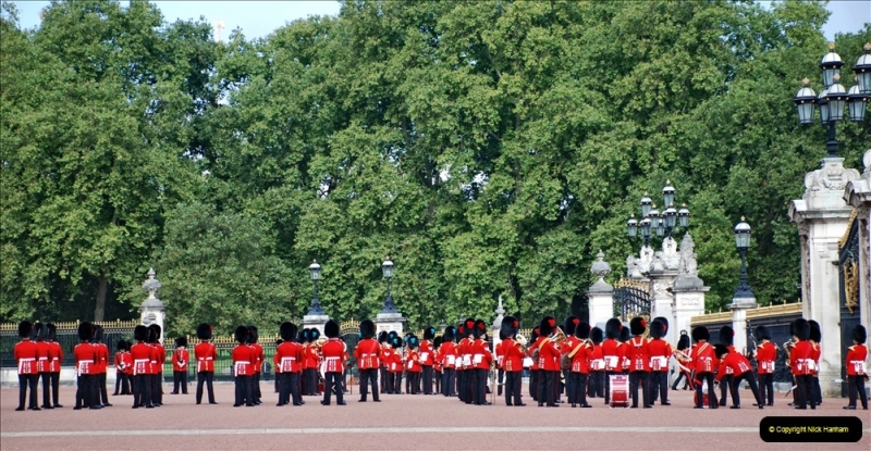 2021-09-20 Central London Break. (255) Changing the Guard at Buckingham Palace.  255