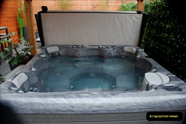 2019-03-11 to 13 Brighton, Sussex. (14) The Hot Tub at our Hotel. 014